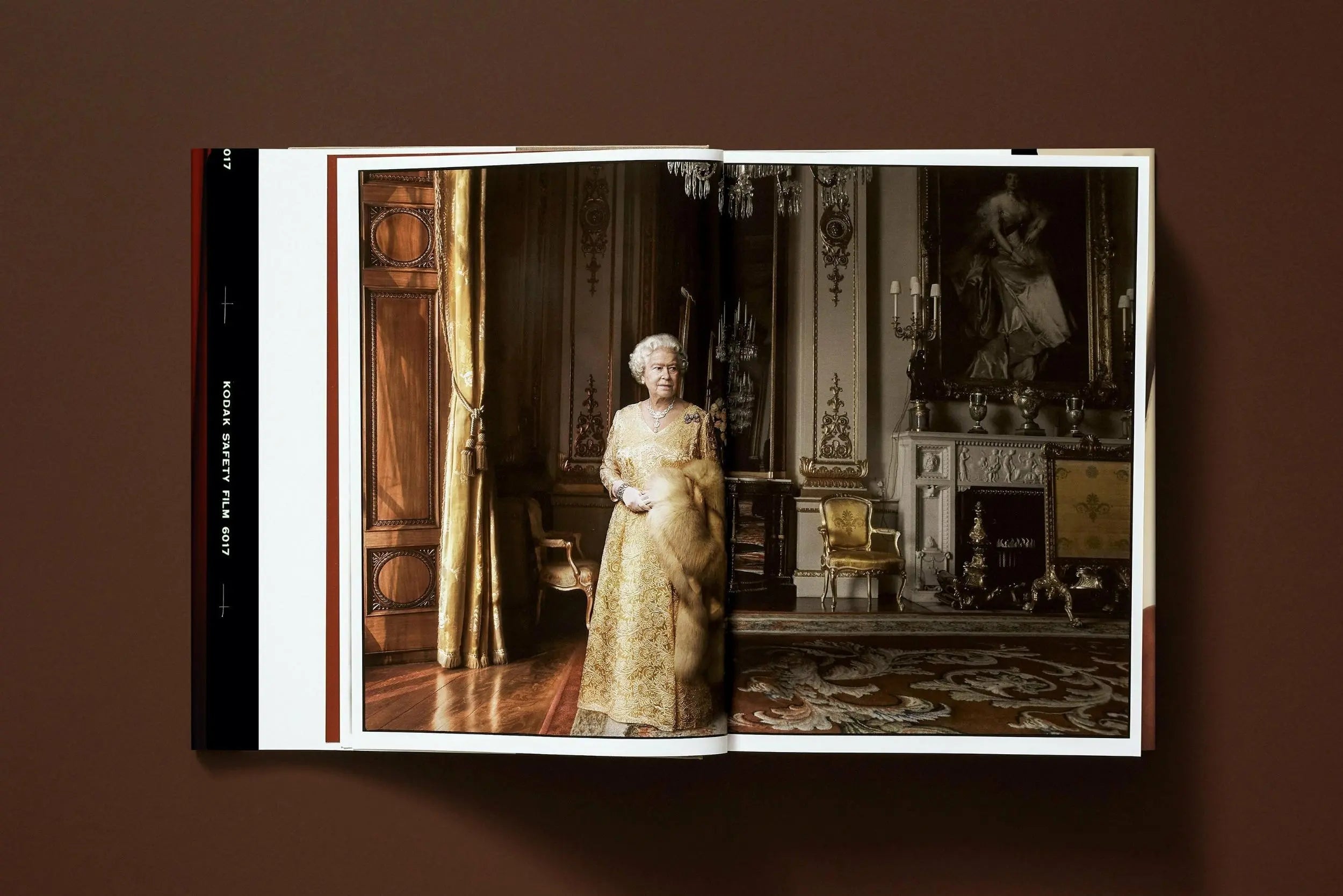 Annie Leibovitz – Plastic Books